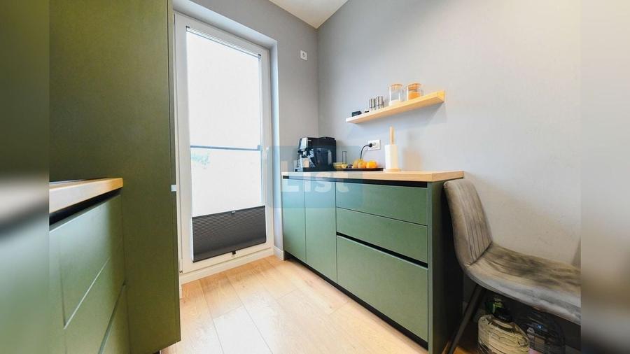 Apartament cu 3 camere semidecomandat, mobilat în Zorilor