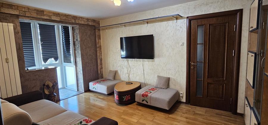 Apartament cu 2 camere semidecomandat în Baziaș