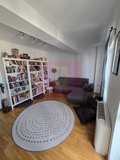 Apartament cu 4 camere decomandat, mobilat în Decebal