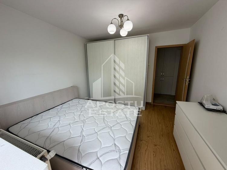 Apartament cu 3 camere decomandat, mobilat în Lipovei