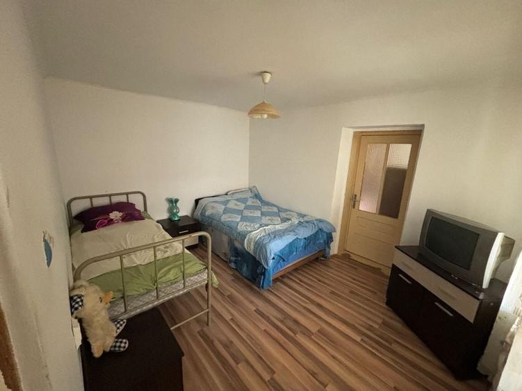 Casă cu 4 camere cu Teren 600 Mp în Rucăr