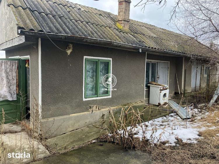 Casă cu 5 camere cu Teren 931 Mp în Movileni