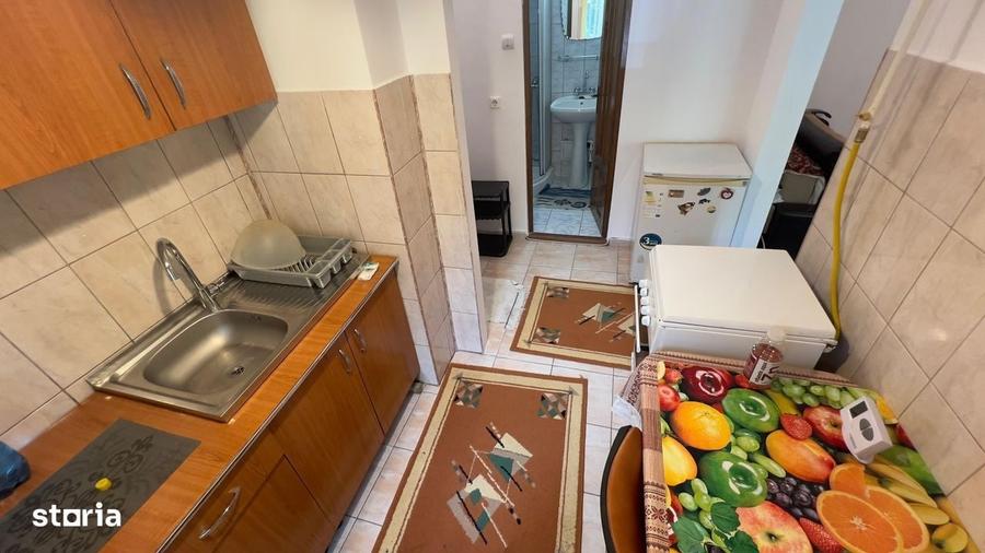 Garsonieră decomandată în Petros