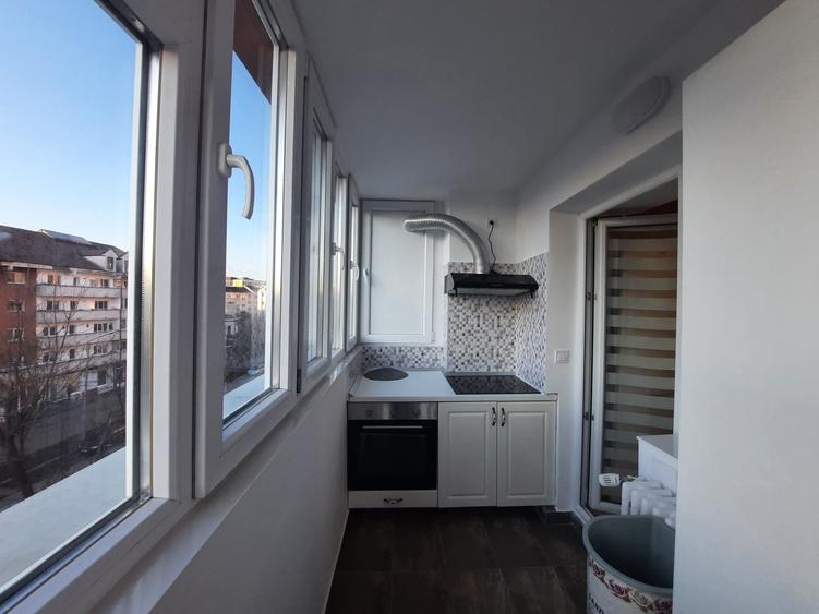 Apartament cu 3 camere decomandat în Exterior Vest