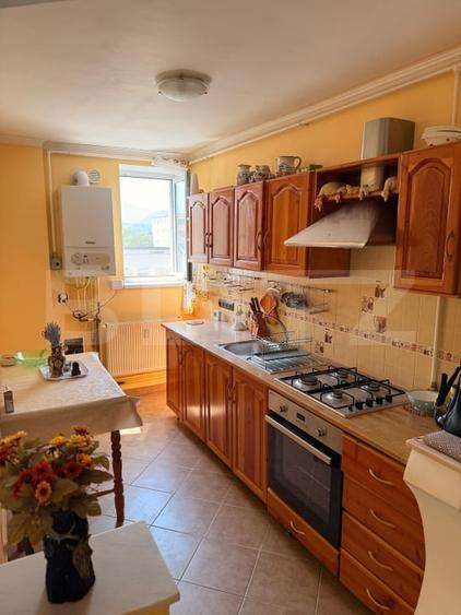 Apartament cu 2 camere decomandat, mobilat în Zărnești