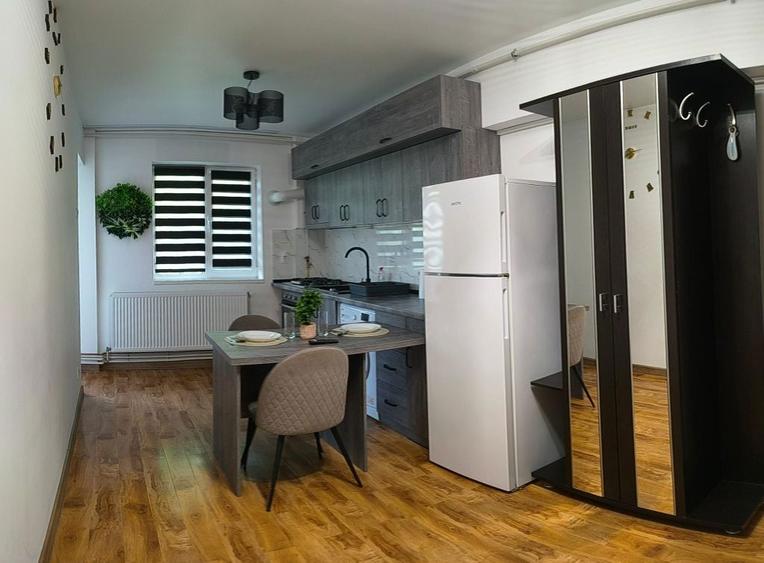 Apartament cu 2 camere semidecomandat în Central