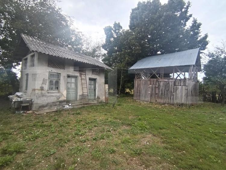 Casă individuală cu 2 camere cu Teren 2000 Mp în Găești