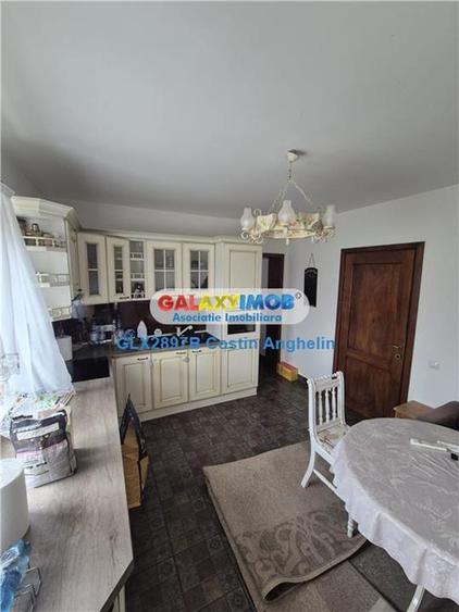 Casă cu 5 camere cu Teren 850 Mp în Central