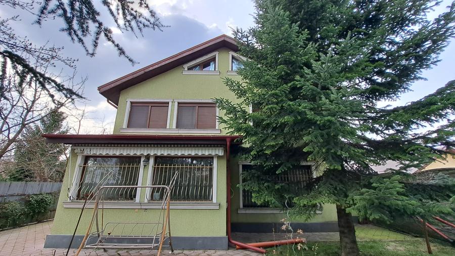 Casă individuală cu 5 camere cu Teren 893 Mp în Ultracentral