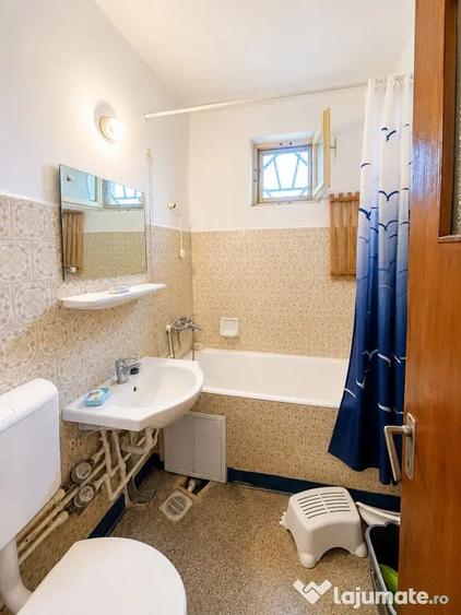 Apartament cu 3 camere semidecomandat în Tomis Mall