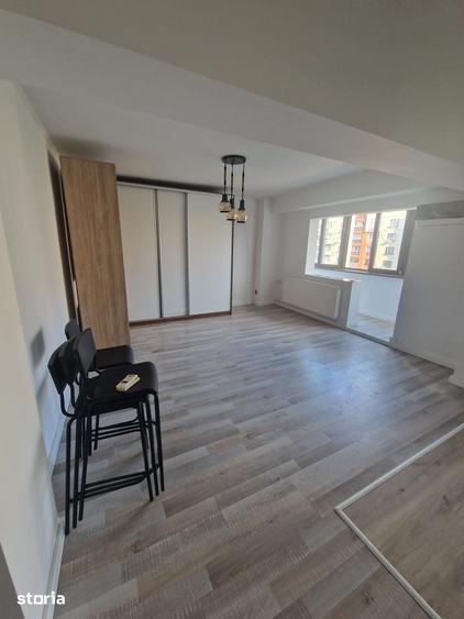 Apartament cu 3 camere decomandat în Tineretului