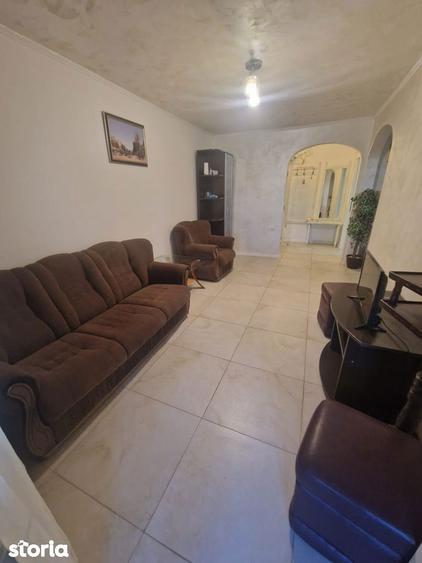 Apartament cu 3 camere, mobilat în Tomis III
