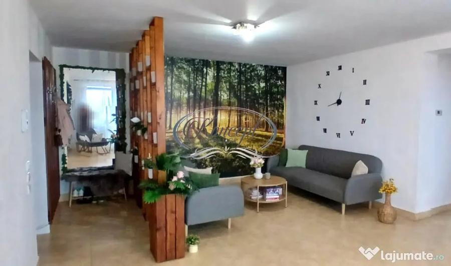 Apartament cu 3 camere semidecomandat în Andrei Mureșanu