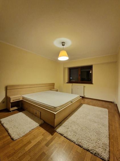 Apartament cu 3 camere decomandat în Calea Călărașilor