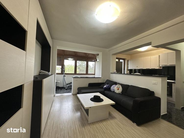 Apartament cu 3 camere semidecomandat în Nord