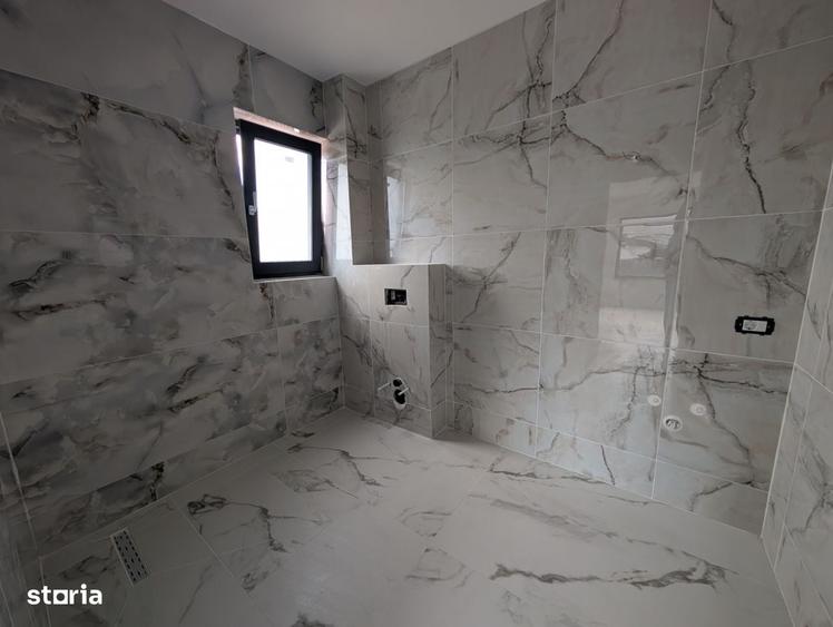 Casă cu 4 camere cu Teren 400 Mp în Central