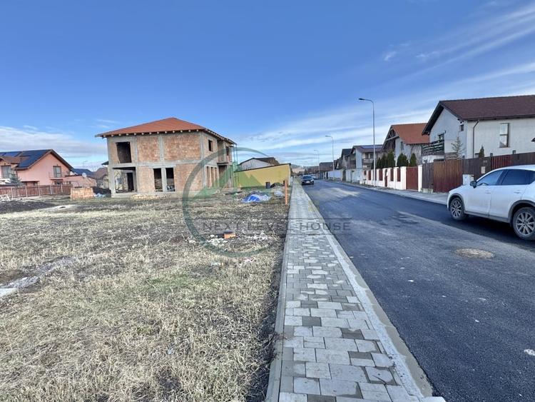 Teren Construcții intravilan de 949.01000976562 mp, în Sânpetru