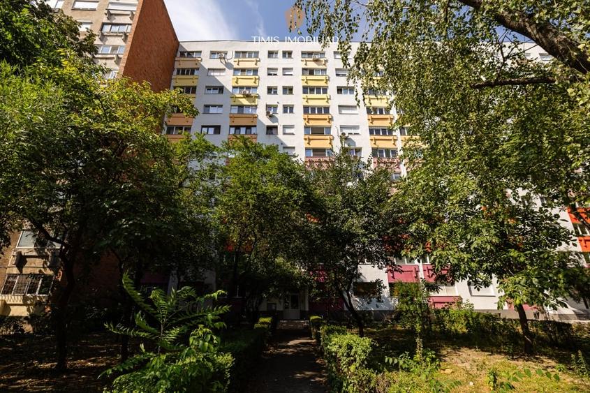 Apartament cu 2 camere semidecomandat, mobilat în Complex Studențesc