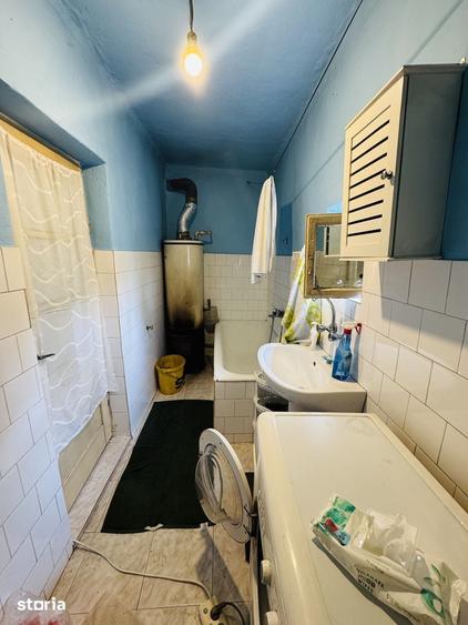 Casă cu 3 camere cu Teren 1200 Mp în Central