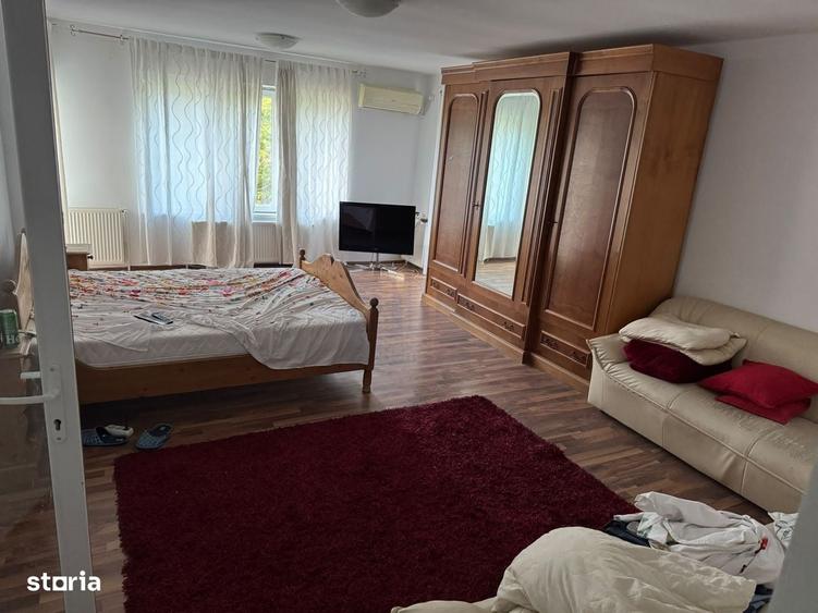 Casă cu 4 camere în Teișori