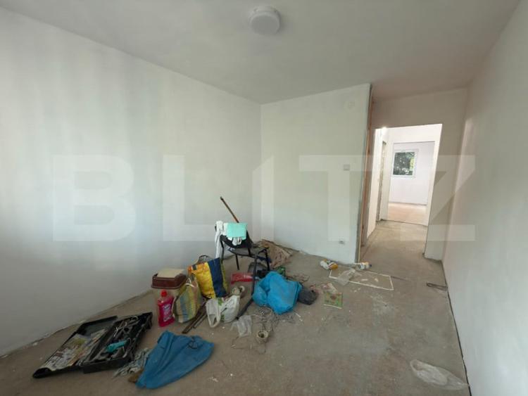 Apartament cu 4 camere semidecomandat în Malu Roșu