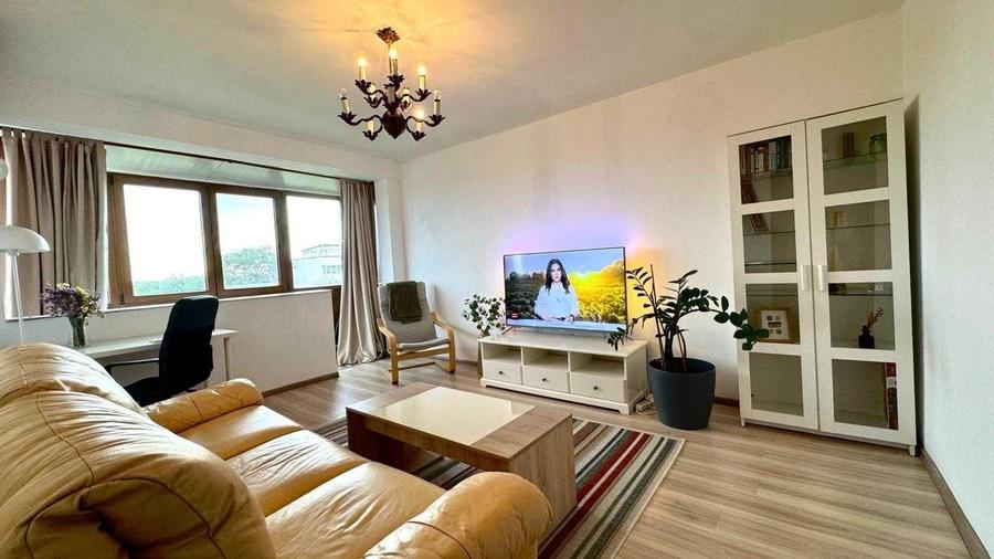 Apartament cu 2 camere decomandat în Parcul Carol