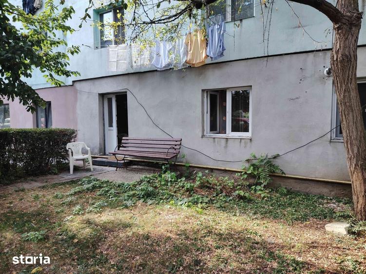 Apartament cu 2 camere semidecomandat în Micro 6