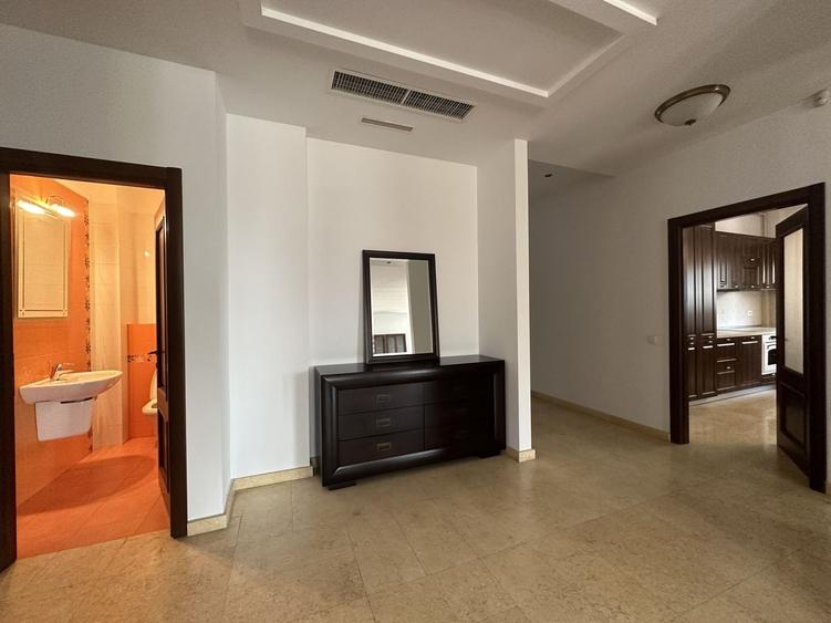 Apartament cu 4 camere decomandat, mobilat în Barbu Văcărescu