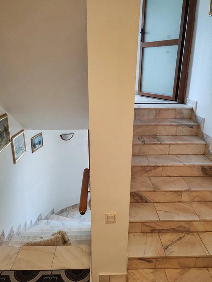 Casă cu 8 camere cu Teren 2600 Mp în Ștefăneștii de Sus