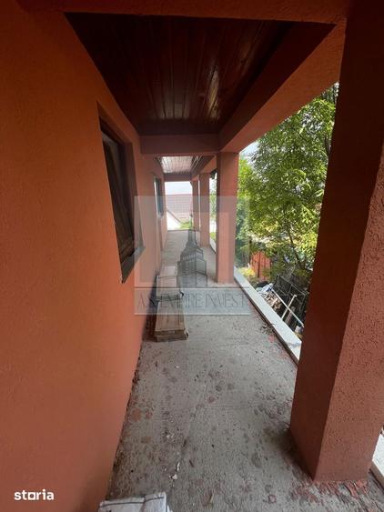 Casă cu 7 camere cu Teren 550 Mp în Bunloc