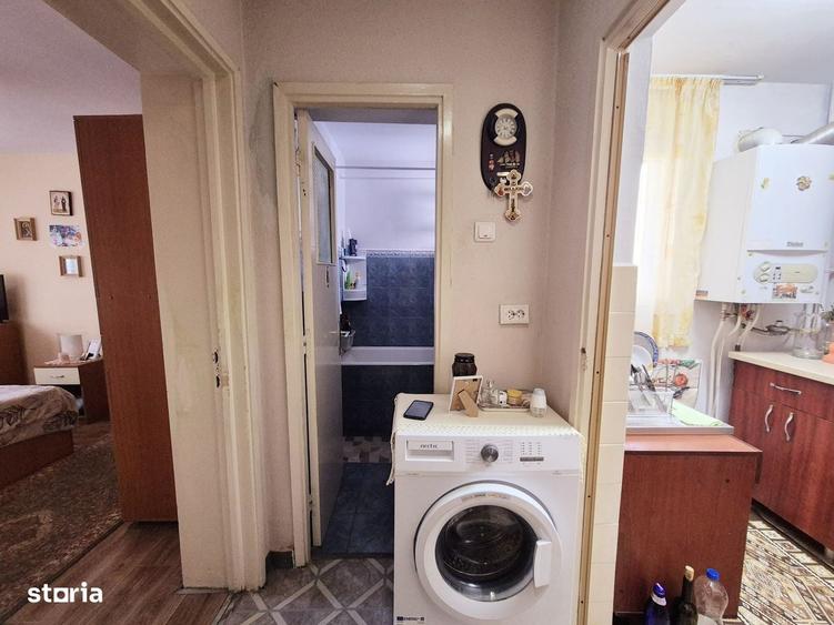 Apartament cu 3 camere semidecomandat în Mărăței