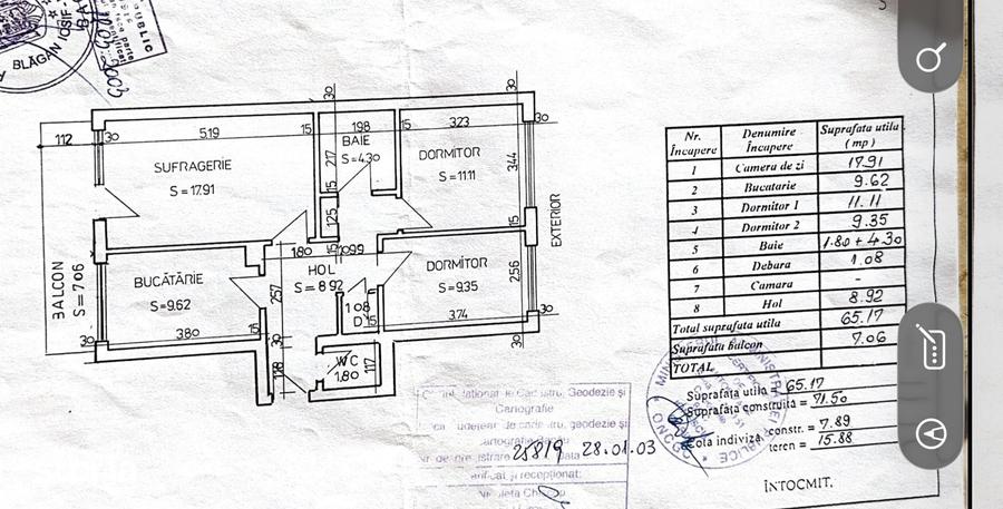 Apartament cu 3 camere decomandat în Cornișa