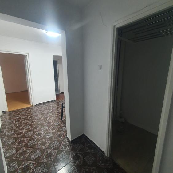 Apartament cu 3 camere decomandat în Tătărași