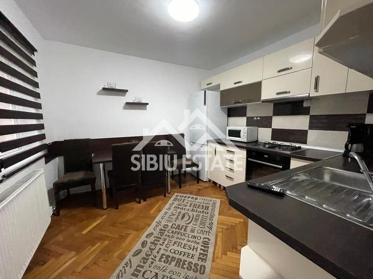 Apartament cu 3 camere decomandat, mobilat în Central