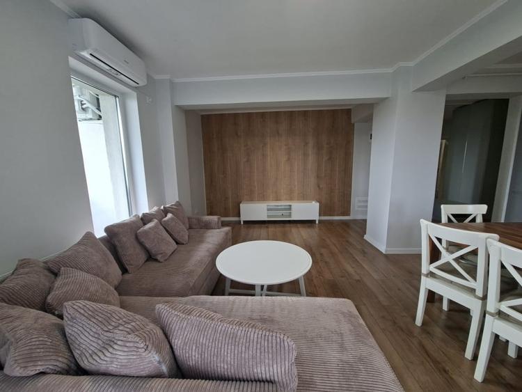 Apartament cu 3 camere decomandat, mobilat în Șelimbăr