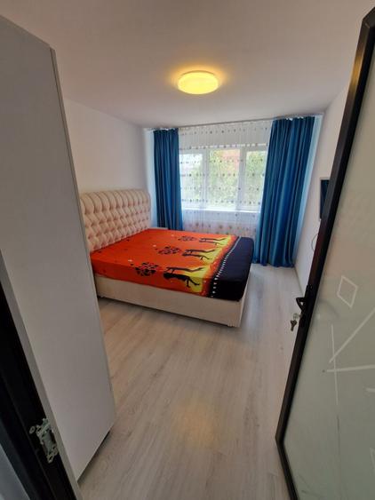 Apartament cu 2 camere în Micro 6
