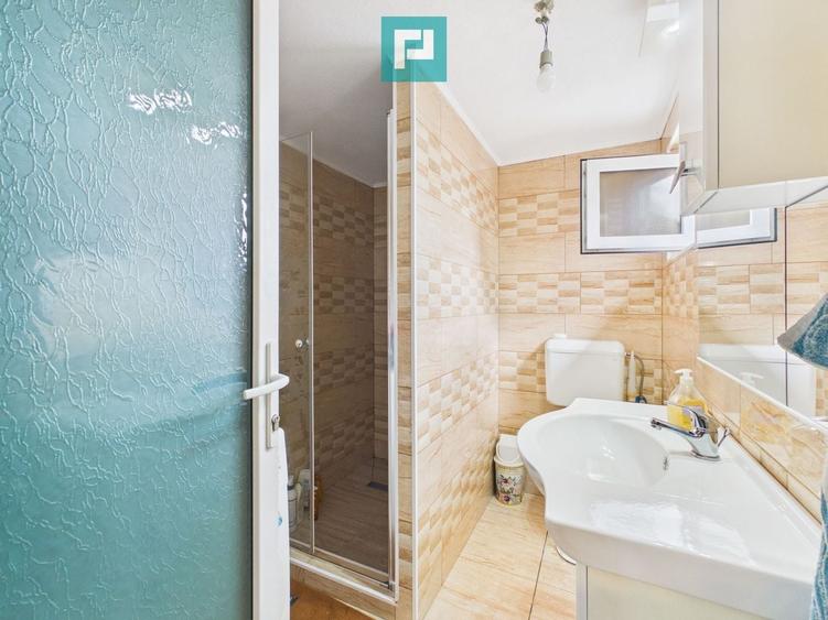 Casă individuală cu 3 camere cu Canalizare în Central
