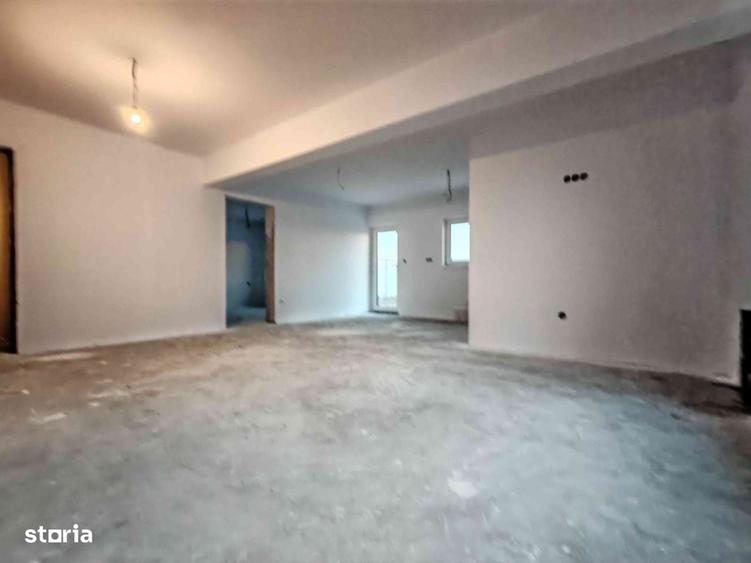 Casă cu 4 camere cu Teren 500 Mp în Central