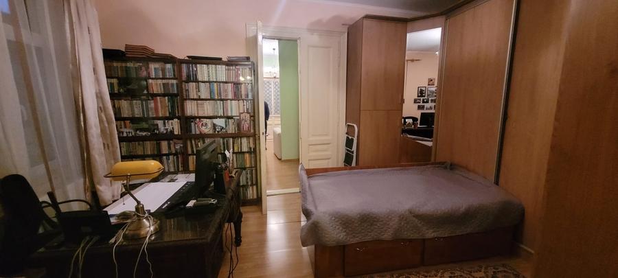 Casă individuală cu 4 camere cu Garaj în Schei