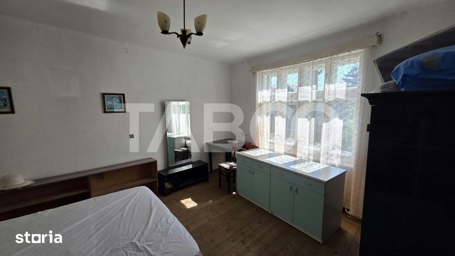 Casă cu 2 camere cu Teren 720 Mp în Central