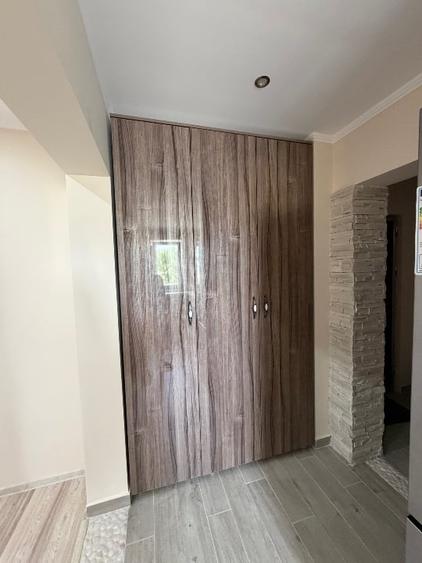 Apartament cu 3 camere decomandat, mobilat în Central