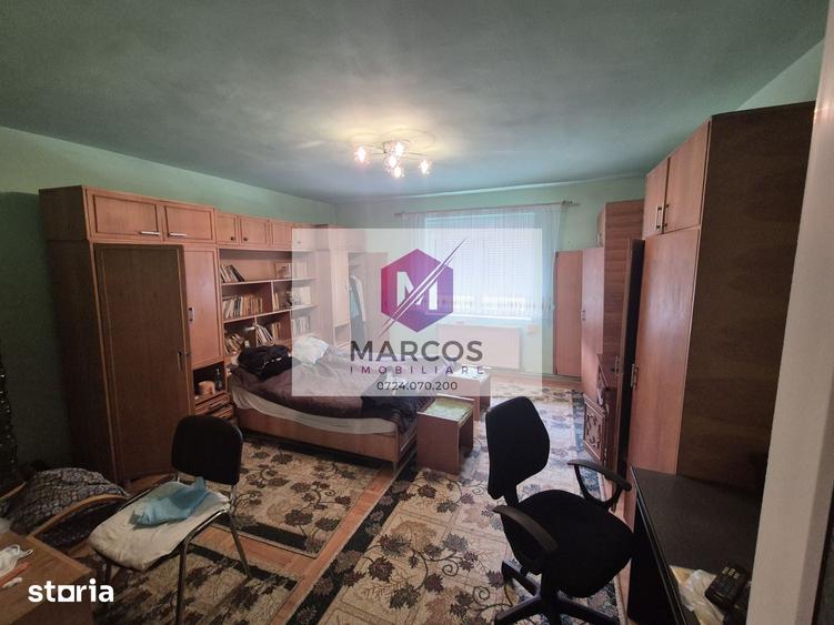 Casă cu 4 camere cu Teren 1726 Mp în Central