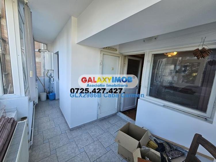 Apartament cu 3 camere decomandat în Republicii