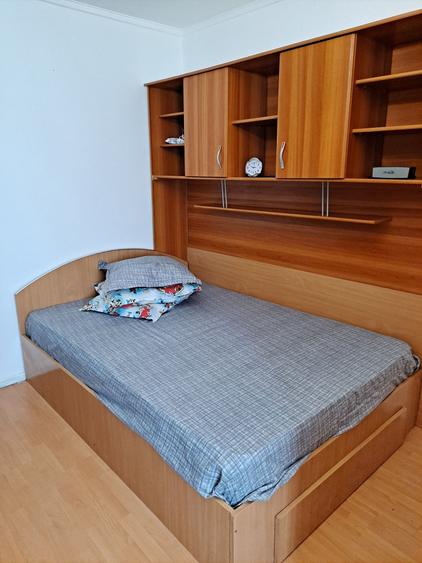 Garsonieră decomandată în Titan