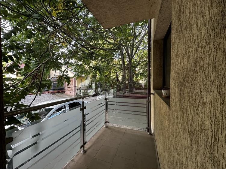 Apartament cu 2 camere semidecomandat, mobilat în Central