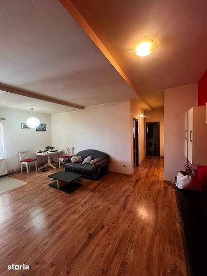 Apartament cu 3 camere în Vasile Aaron