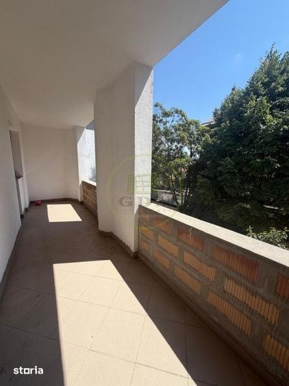 Apartament 3 Camere | Decomandat | Centrul Istoric | Curte Privata | - 8
