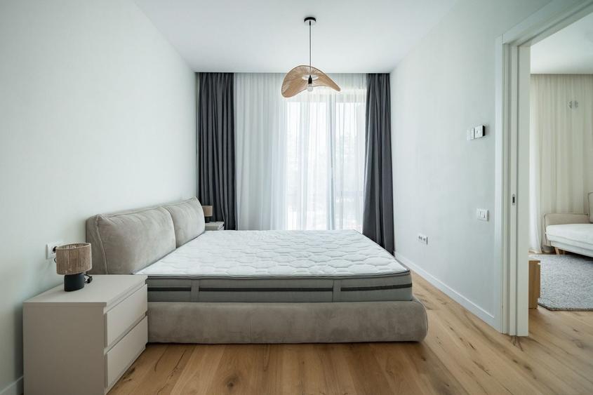 Apartament cu 2 camere semidecomandat, mobilat în Tunari
