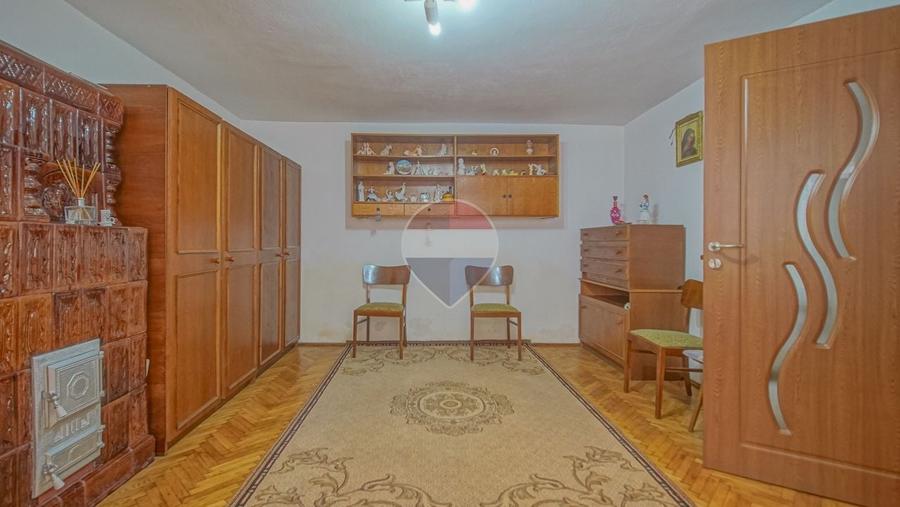 Casă individuală cu 5 camere cu Teren 1555 Mp în Satulung