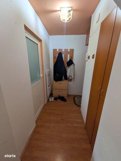 Apartament cu 2 camere semidecomandat în Calea București